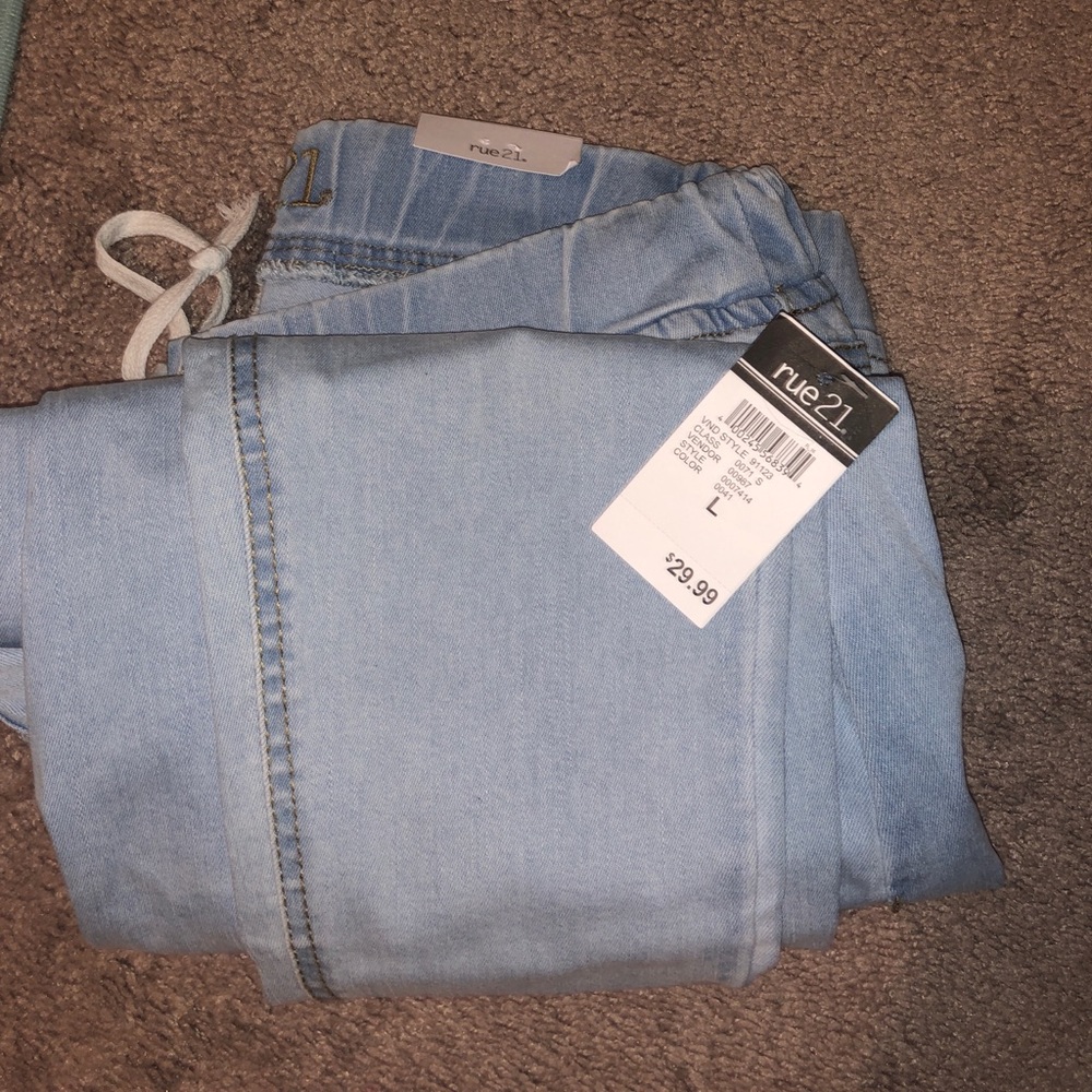 Jeans - Picture 2 of 2